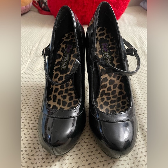 Black vintage / retro style heels - Picture 1 of 7